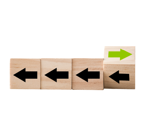 Quatre cubes portent des flèches noires orientées vers la gauche. Le dernier est en train de pivoter, laissant apparaître une flèche verte dirigée vers la droite, symbolisant l'entreprise de demain et la transition écologique.
